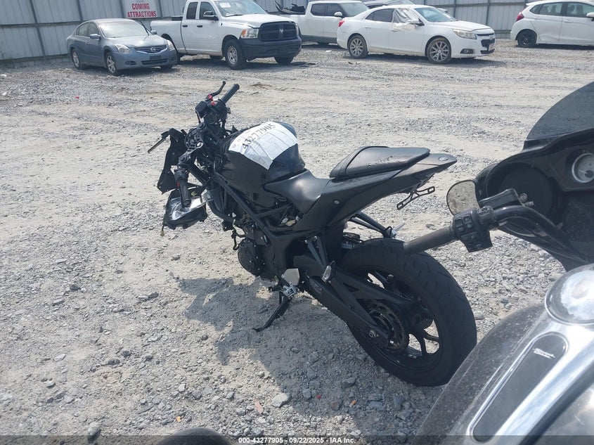 MH3RH18Y7MK008009 2021 YAMAHA YZF photo no. 3