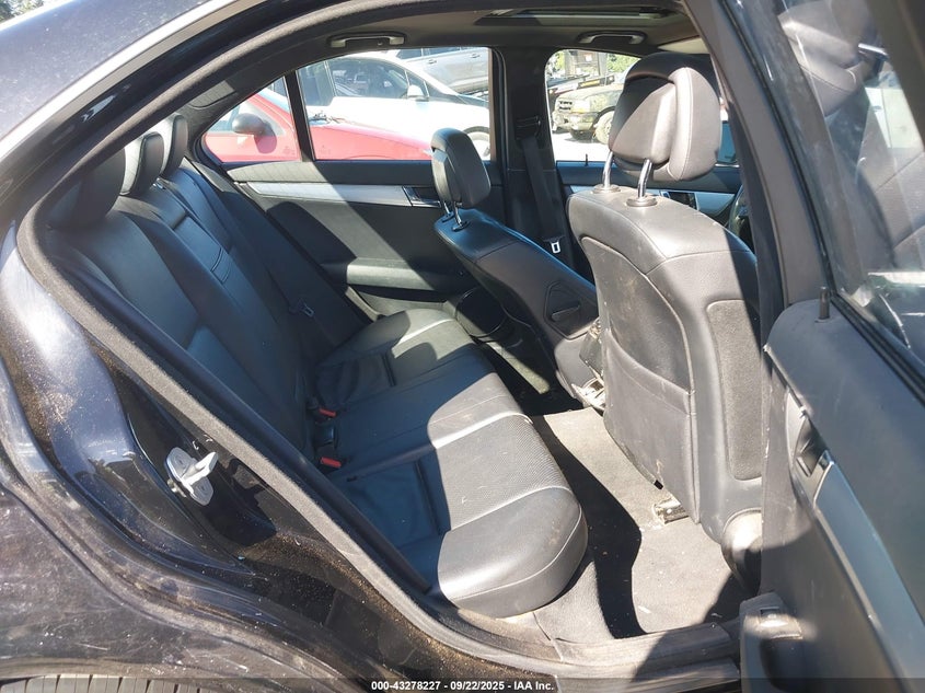 2008 Mercedes-Benz C 300 Luxury/Sport VIN: WDDGF54X58F084137 Lot: 43278227