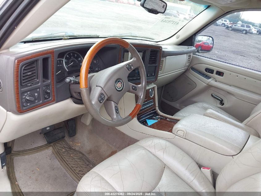 2004 Cadillac Escalade Standard VIN: 1GYEK63N84R287562 Lot: 43278263