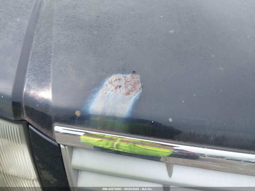 2004 Cadillac Escalade Standard VIN: 1GYEK63N84R287562 Lot: 43278263