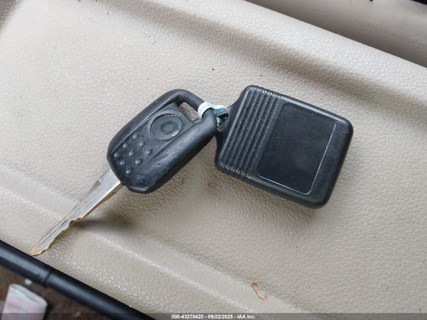 2006 Mercury Monterey Luxury VIN: 2MRDA22236BJ00977 Lot: 43278420