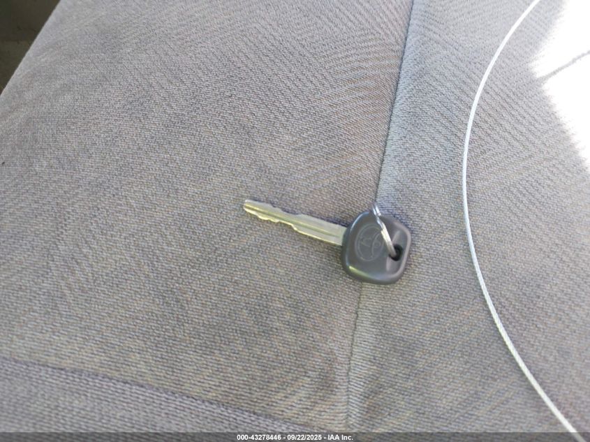 2003 Toyota Sequoia Sr5 V8 VIN: 5TDBT44A43S200780 Lot: 43278446