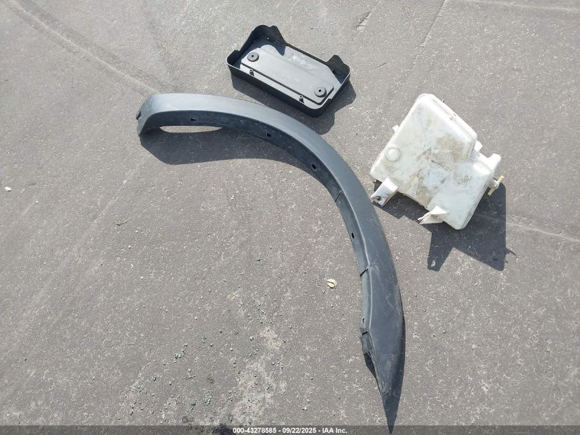 2004 Ford Explorer Xls VIN: 1FMZU72K74UC36691 Lot: 43278585