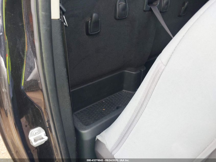 2017 Ram 1500 Express 4X2 6'4 Box VIN: 3C6JR6AG9HG645737 Lot: 43278845