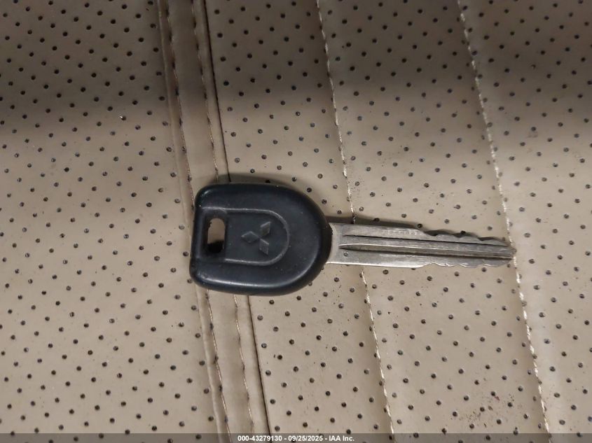 2002 Mitsubishi Montero Limited VIN: JA4MW51R42J026327 Lot: 43279130