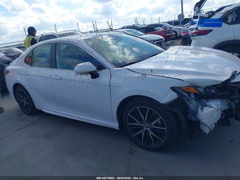2024 TOYOTA CAMRY SE - 4T1G11AK2RU240945