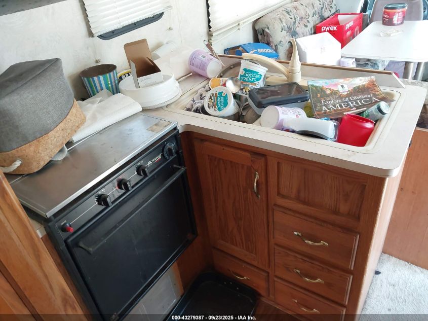 1995 Ford Econoline E350 Cutaway Van VIN: 1FDKE30G4SHA99947 Lot: 43279387