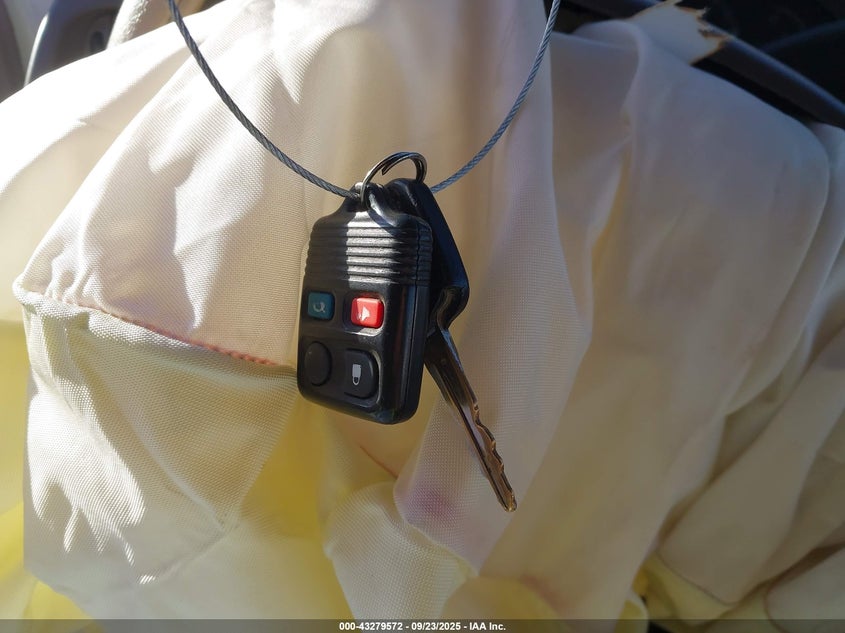 2001 Ford F-150 King Ranch Edition/Lariat/Xlt VIN: 1FTRW08L21KA41983 Lot: 43279572