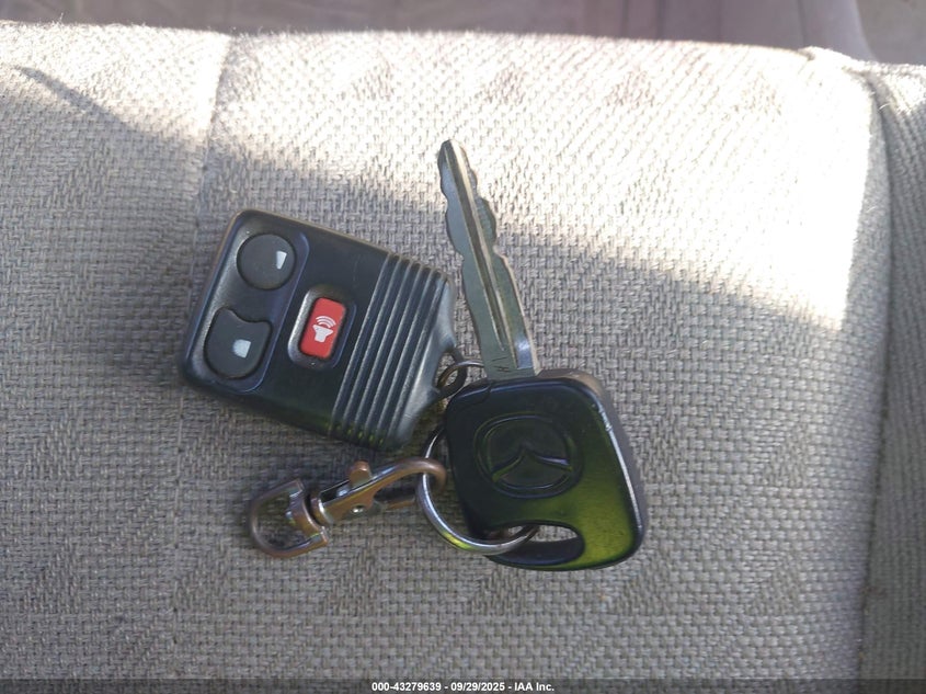 2001 Mazda Tribute Dx V6 VIN: 4F2YU06141KM46567 Lot: 43279639