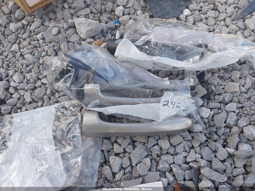 2001 Mazda Tribute Dx V6 VIN: 4F2YU06141KM46567 Lot: 43279639