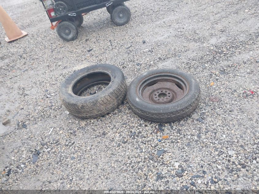 1998 Chevrolet Astro VIN: 1GCDM19WXWB205907 Lot: 43279825