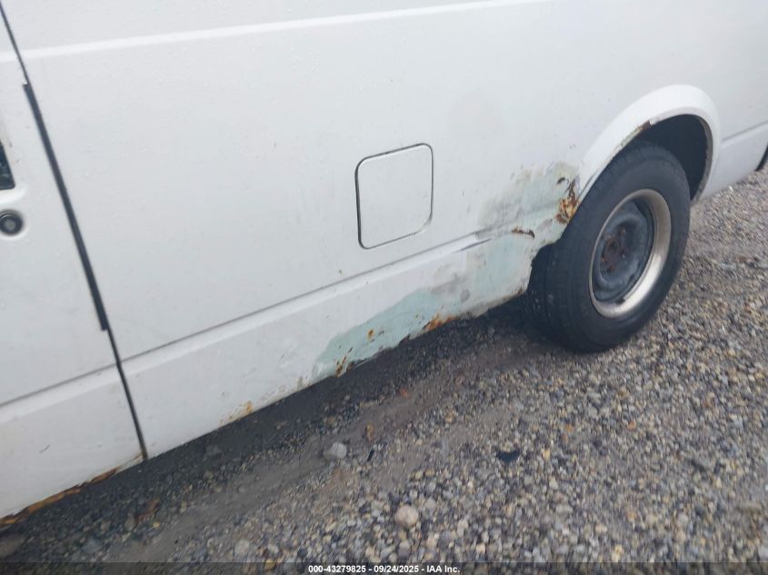 1998 Chevrolet Astro VIN: 1GCDM19WXWB205907 Lot: 43279825