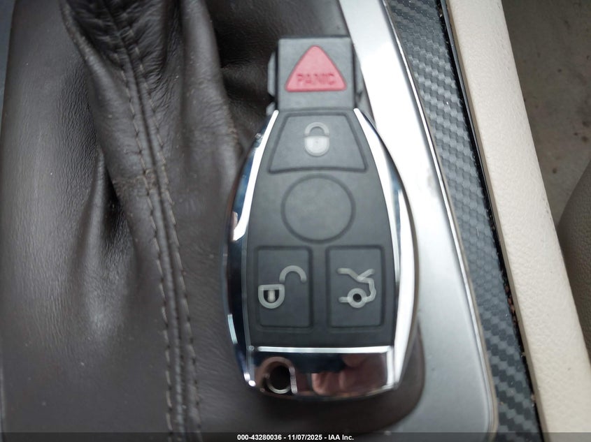 2011 Mercedes-Benz C 300 Luxury/Sport VIN: WDDGF5EB8BR183575 Lot: 43280036