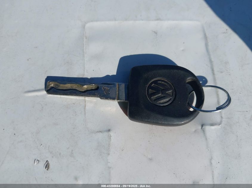 2005 Volkswagen New Beetle Gls 1.8T VIN: 3VWCD31C55M411102 Lot: 43280084