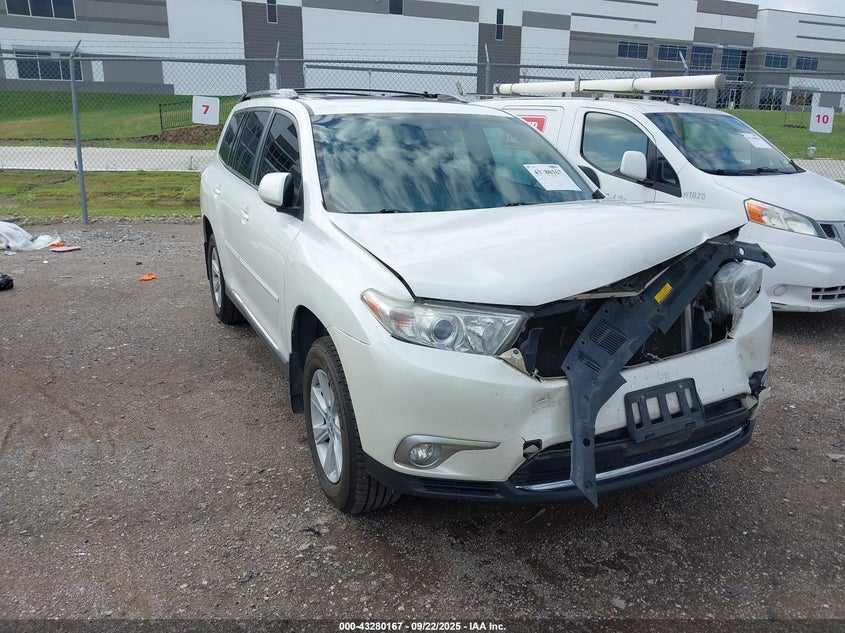 TOYOTA HIGHLANDER SE V6