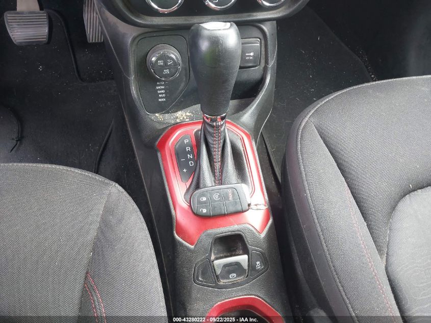 2015 Jeep Renegade Trailhawk VIN: ZACCJBCTXFPB77461 Lot: 43280222