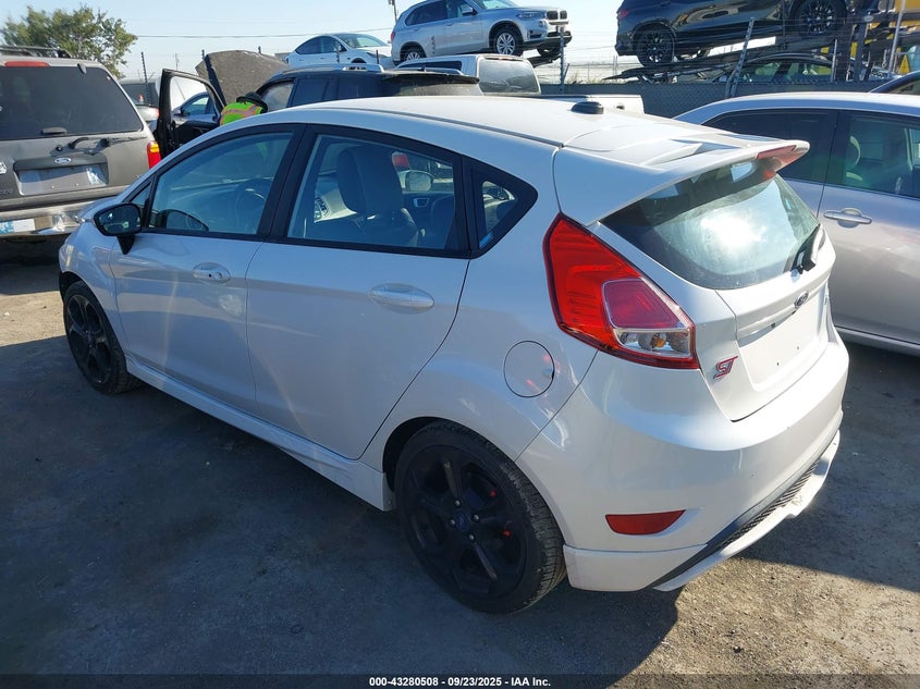 2017 Ford Fiesta 1.6 St White Lot 111043280508 Vin 3FADP4GX9HM115105