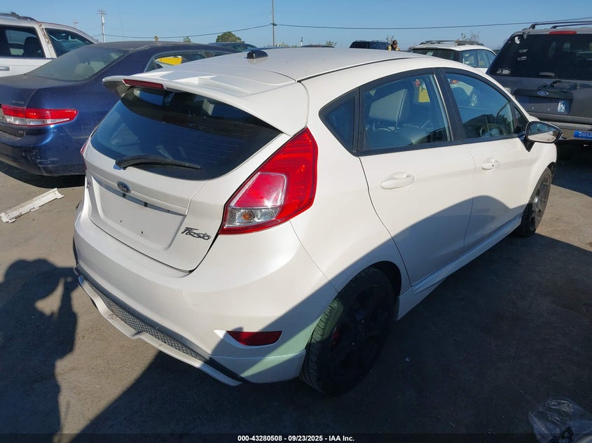 2017 Ford Fiesta 1.6 St White Lot 111043280508 Vin 3FADP4GX9HM115105