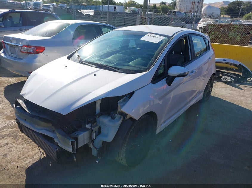 2017 Ford Fiesta 1.6 St White Lot 111043280508 Vin 3FADP4GX9HM115105