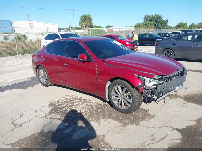 INFINITI Q50 PREMIUM