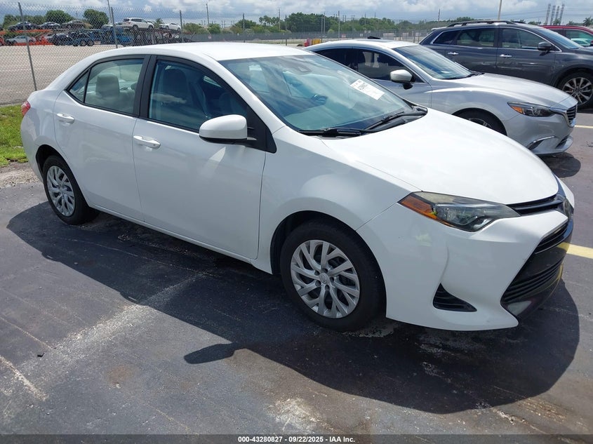 2018 TOYOTA COROLLA LE - 5YFBURHE6JP839692