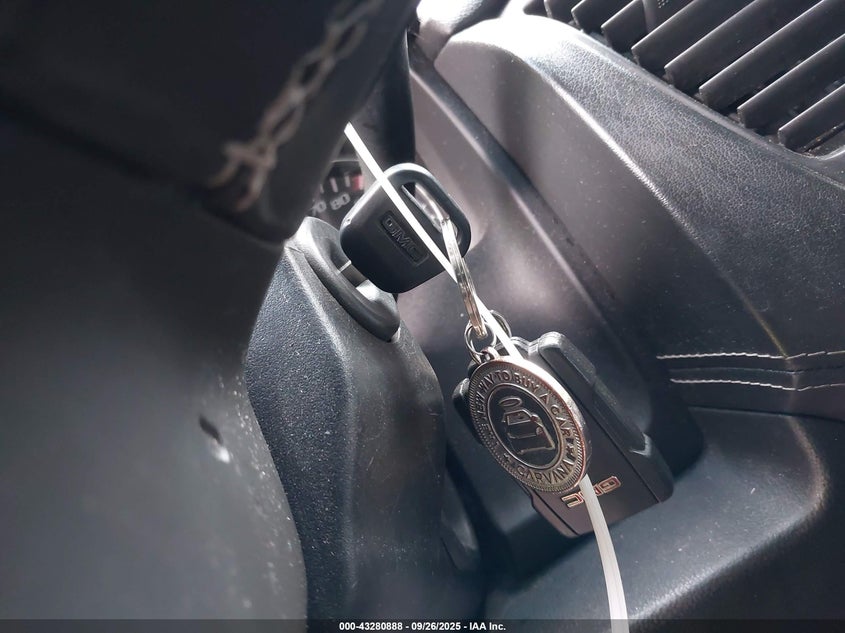 2015 GMC YUKON SLE - 1GKS2AKCXFR265596