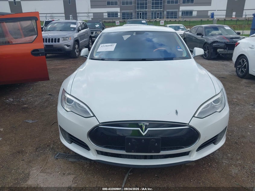 2014 Tesla Model S P85 VIN: 5YJSA1H14EFP50633 Lot: 43280981