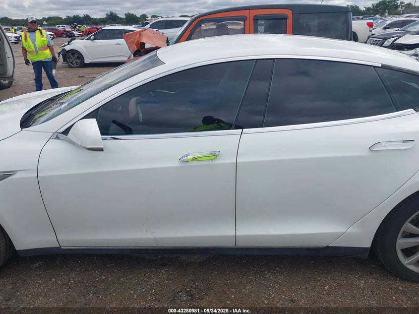 2014 Tesla Model S P85 VIN: 5YJSA1H14EFP50633 Lot: 43280981
