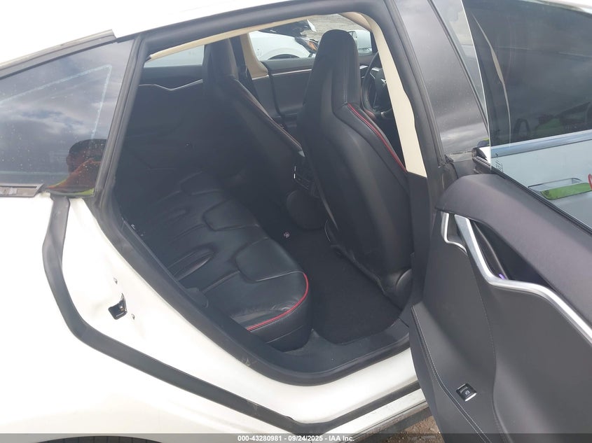 2014 Tesla Model S P85 VIN: 5YJSA1H14EFP50633 Lot: 43280981