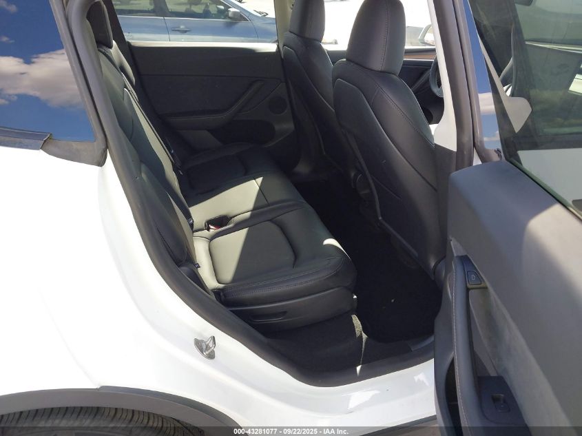 2025 Tesla Model Y Long Range Dual Motor All-Wheel Drive VIN: 7SAYGAEE2SF291066 Lot: 43281077