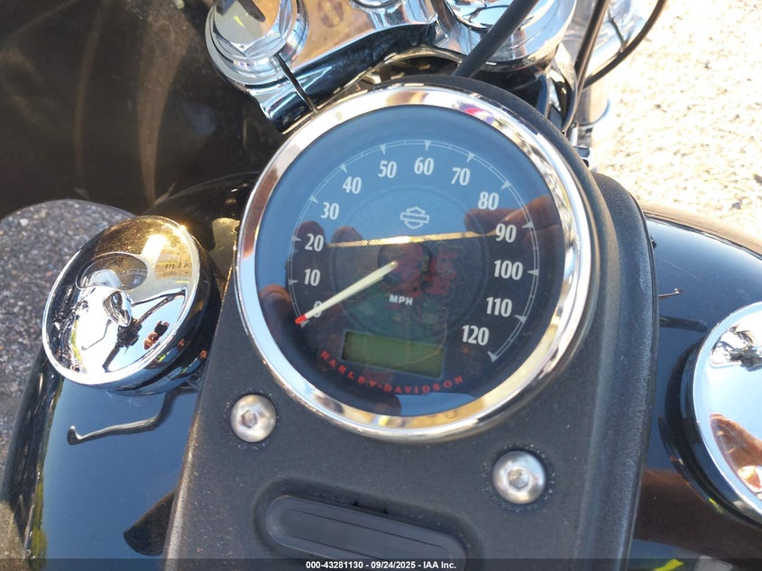 2012 Harley-Davidson Fxdb Dyna Street Bob VIN: 1HD1GX41XCC305633 Lot: 43281130