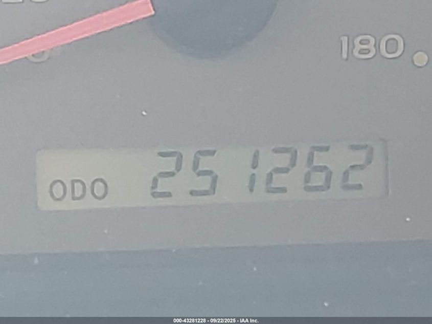 2003 Toyota Sequoia Sr5 V8 VIN: 5TDBT44A73S204886 Lot: 43281228