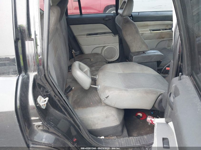 2007 Jeep Compass Sport VIN: 1J8FT47W97D370894 Lot: 43281344