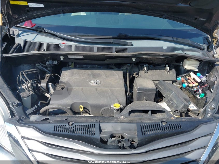 2013 Toyota Sienna Xle 7 Passenger VIN: 5TDDK3DC2DS058664 Lot: 43281359