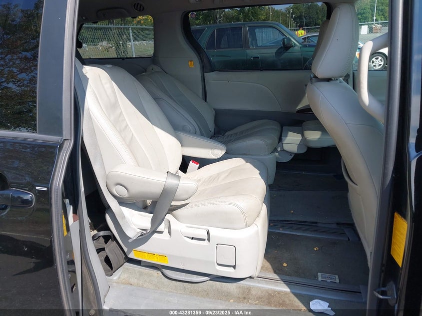 2013 Toyota Sienna Xle 7 Passenger VIN: 5TDDK3DC2DS058664 Lot: 43281359