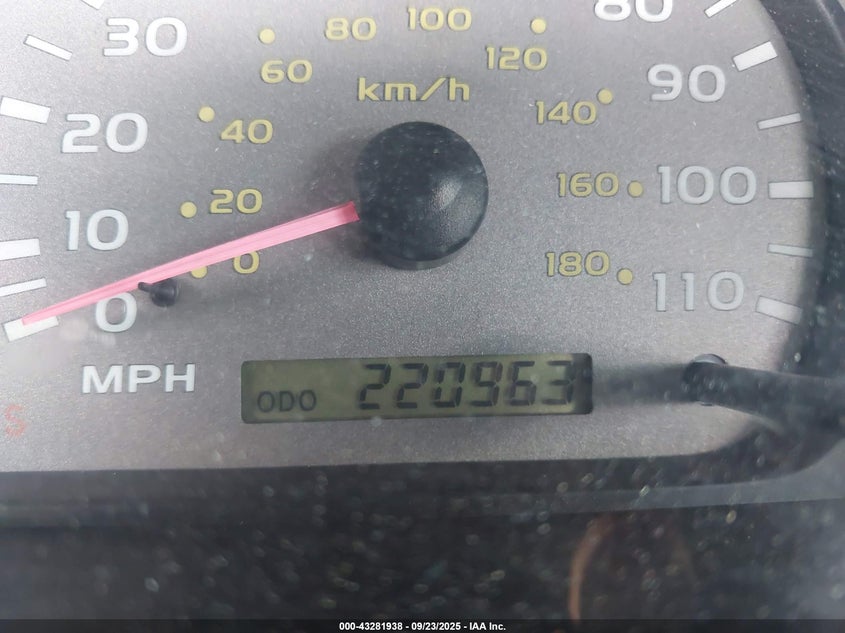 2004 Toyota Sequoia Sr5 V8 VIN: 5TDZT34A64S207949 Lot: 43281938