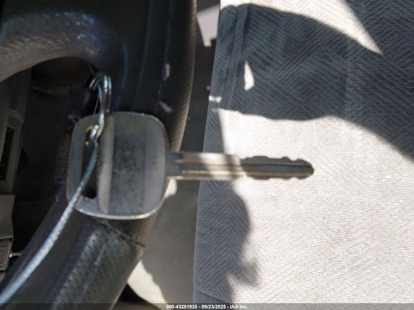 2004 Toyota Sequoia Sr5 V8 VIN: 5TDZT34A64S207949 Lot: 43281938