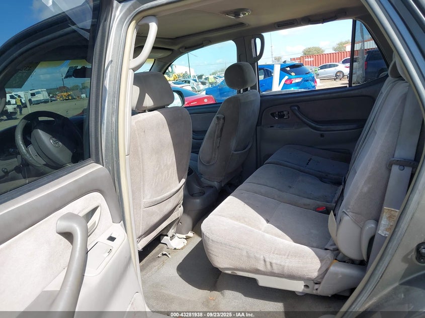 2004 Toyota Sequoia Sr5 V8 VIN: 5TDZT34A64S207949 Lot: 43281938