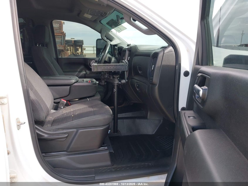 1GC5YLE70MF277076 2021 CHEVROLET SILVERADO photo no. 5