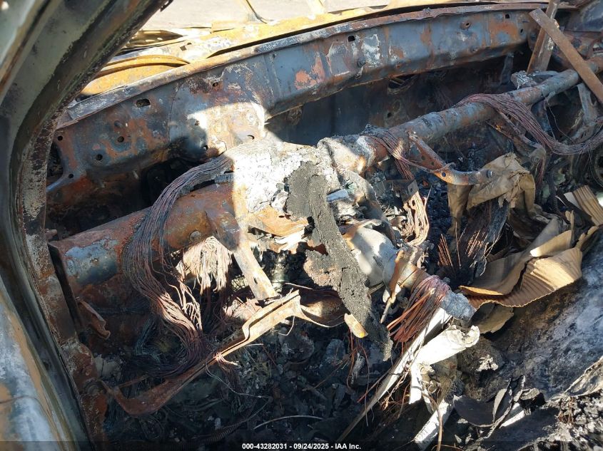 1999 Toyota Camry Le VIN: JT2BG22K5X0267698 Lot: 43282031