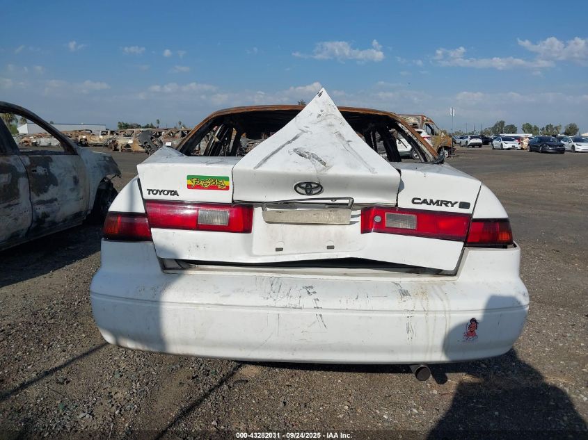 1999 Toyota Camry Le VIN: JT2BG22K5X0267698 Lot: 43282031