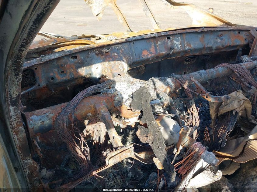 1999 Toyota Camry Le VIN: JT2BG22K5X0267698 Lot: 43282031