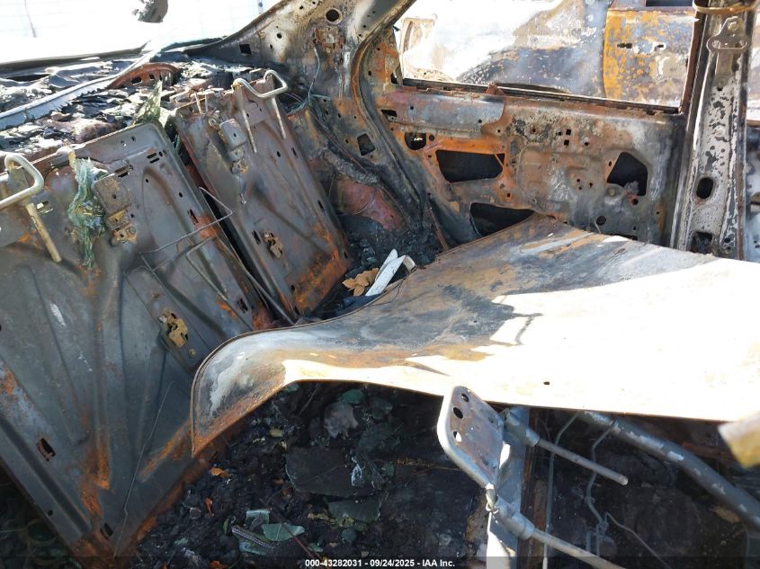 1999 Toyota Camry Le VIN: JT2BG22K5X0267698 Lot: 43282031