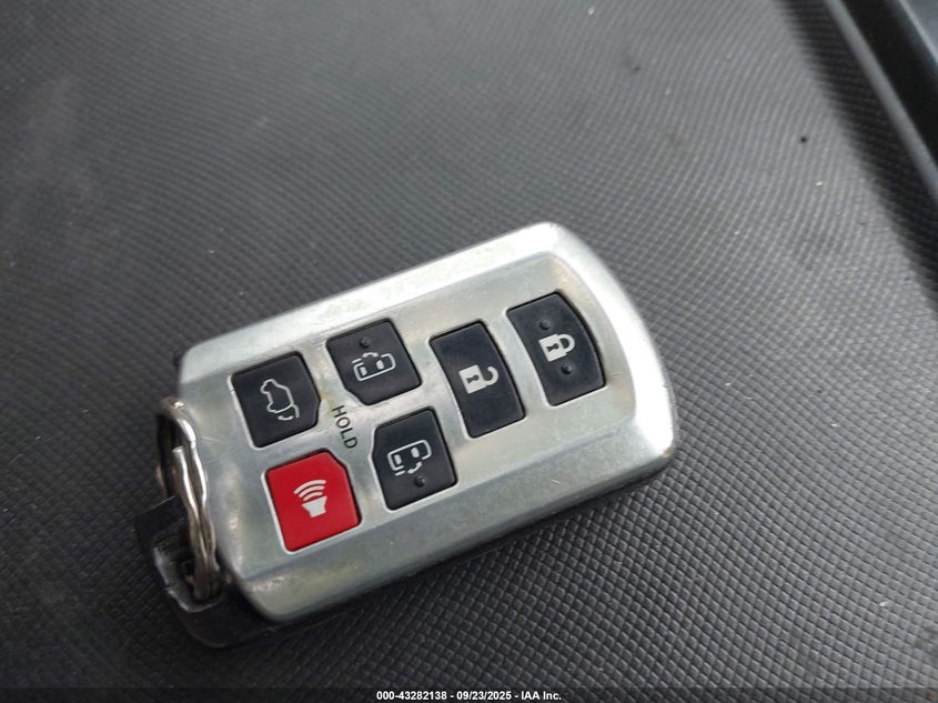 2014 Toyota Sienna Xle V6 8 Passenger VIN: 5TDYK3DC7ES446430 Lot: 43282138