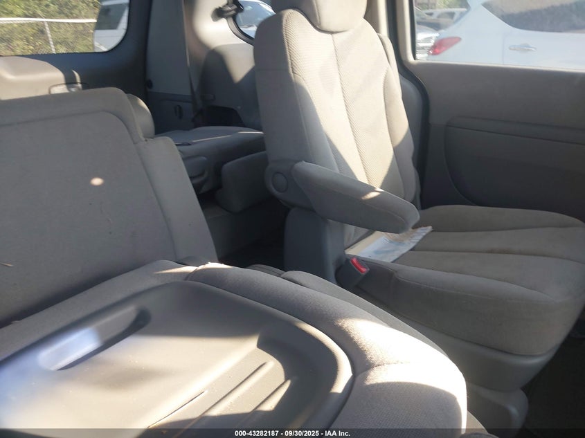 2008 Kia Sedona VIN: KNDMB133686264517 Lot: 43282187