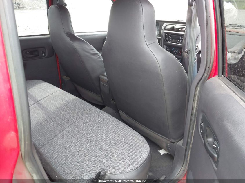 2001 Jeep Cherokee Sport VIN: 1J4FF48S01L586313 Lot: 43282305