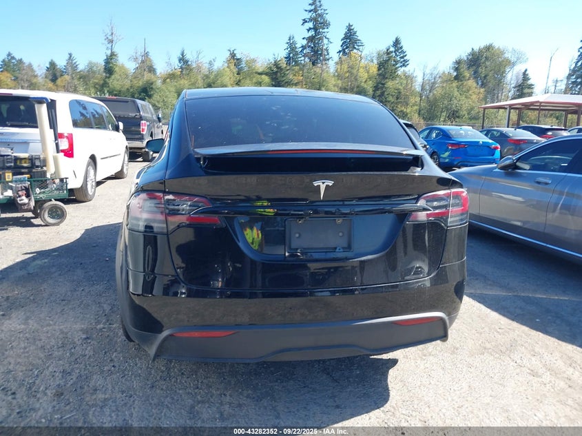 2022 Tesla Model X Dual Motor All-Wheel Drive/Plaid Tri Motor All-Wheel Drive VIN: 7SAXCDE5XNF358896 Lot: 43282352