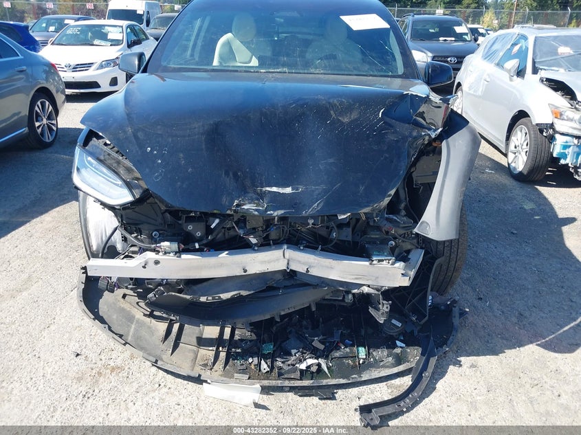 2022 Tesla Model X Dual Motor All-Wheel Drive/Plaid Tri Motor All-Wheel Drive VIN: 7SAXCDE5XNF358896 Lot: 43282352