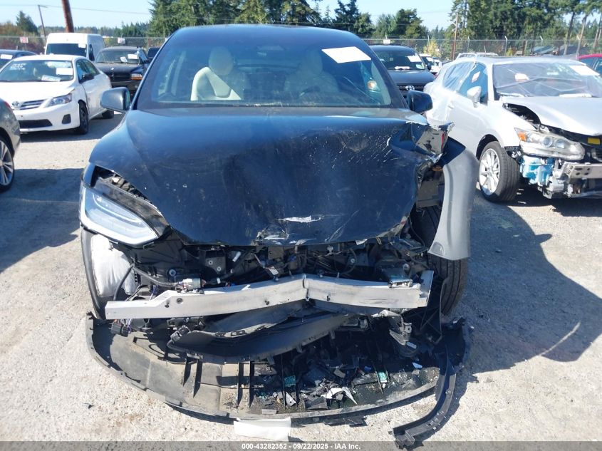 2022 Tesla Model X Dual Motor All-Wheel Drive/Plaid Tri Motor All-Wheel Drive VIN: 7SAXCDE5XNF358896 Lot: 43282352