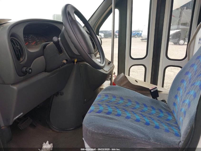 2004 Ford E-350 Cutaway Standard VIN: 1FDWE35S54HA40178 Lot: 43282640